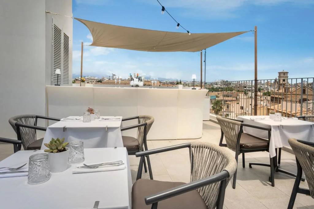 Nivia Born Boutique Hotel