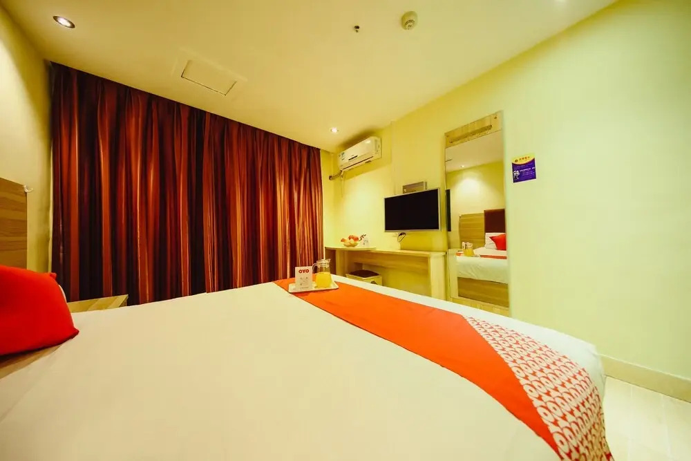 OYO 8012 Hua Yue Hotel