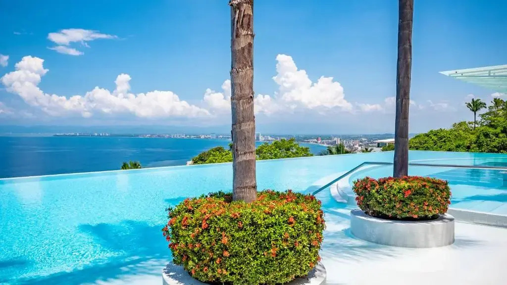 Avalon 907 Modern, Spacious / 9th F Private Pool