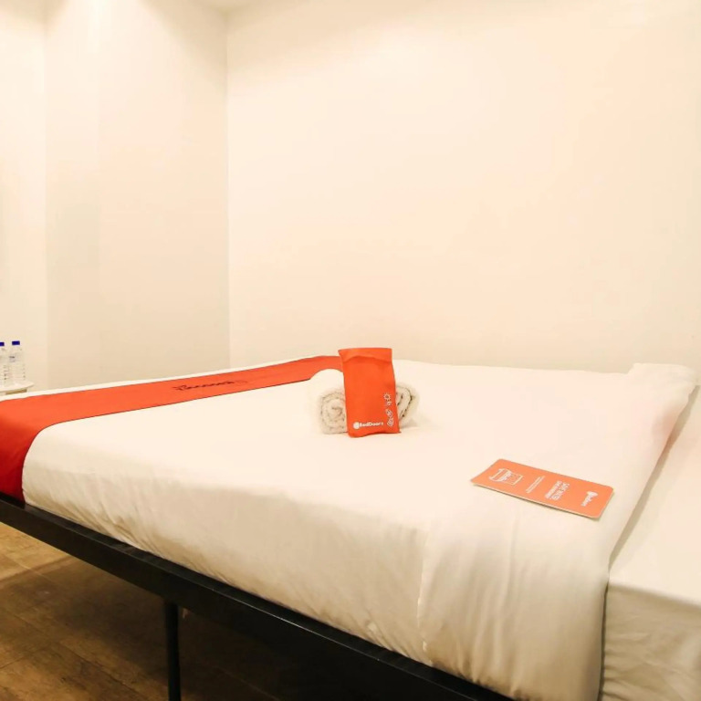 RedDoorz Plus @ San Marcelino Malate