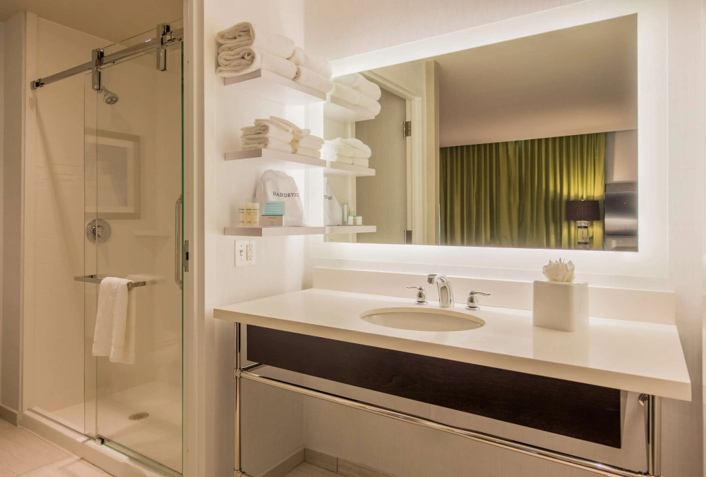 Hampton Inn & Suites Washington, D.C. - Navy Yard