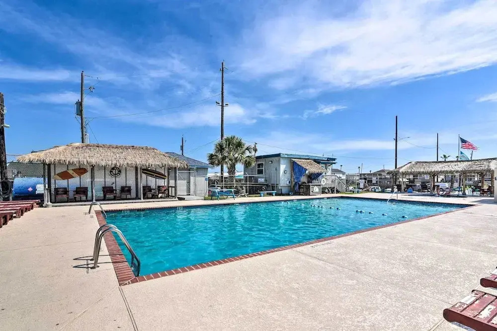 Walk to Sea Isle Beach: Updated Group Getaway!