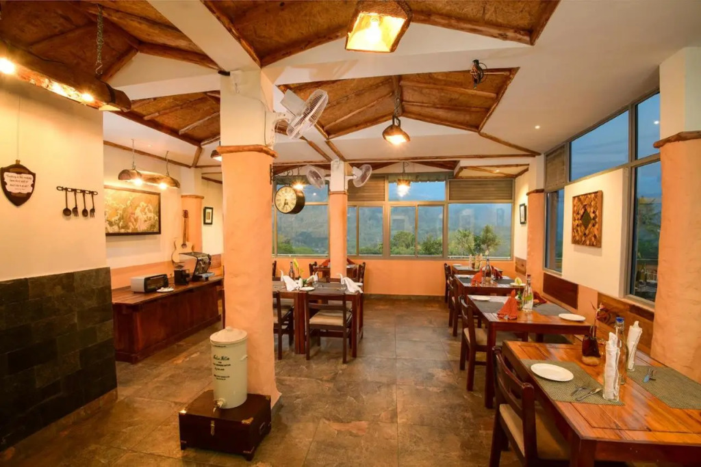 Mistletoe Munnar Homestay & Cafe