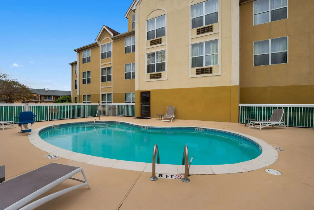 Comfort Inn & Suites Santee I-95