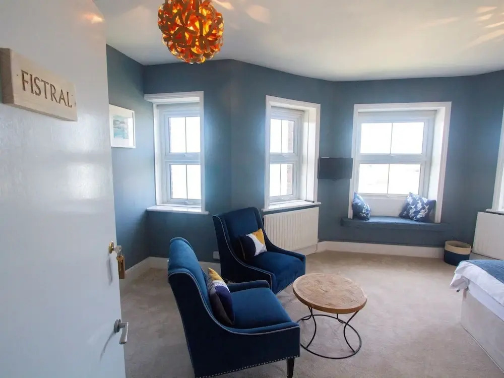 Cliff House B&B & The Moorings Apartments - Guest house
