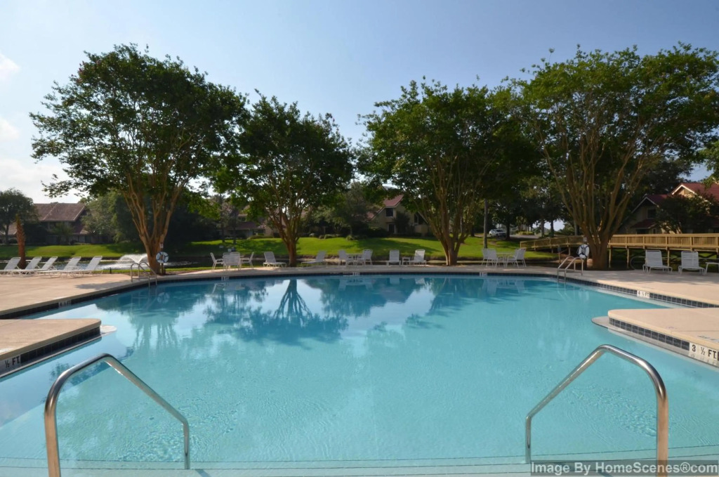 Fully remodeled lake front end unit with 6 seat GOLF CART
