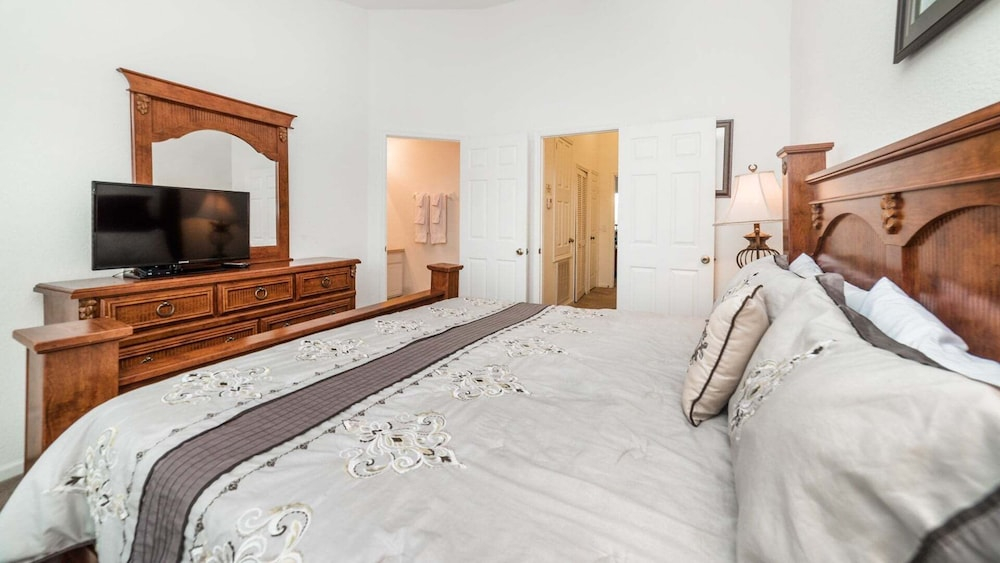 Windsor Hills 3 Bedroom Private Pool Townhome 0865
