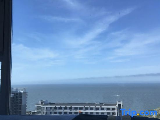 Listen to sea small building homestay