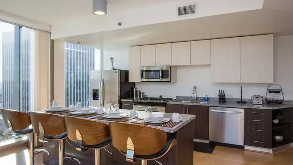 Modern La 2 Bedroom Luxury Suites