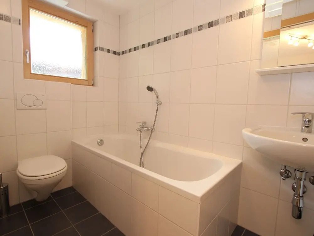 Luxury Chalet with Hot Tub in La Tzoumaz