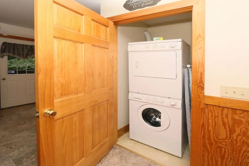 Holly Grove 1 - Three Bedroom Chalet
