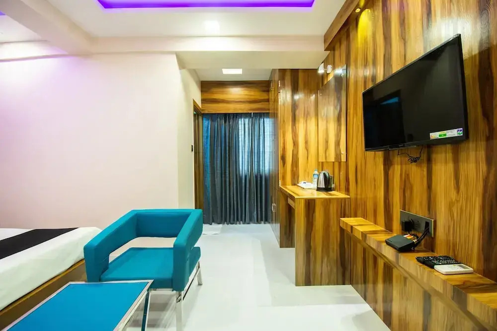Capital O 60412 Hotel Orion Crystal