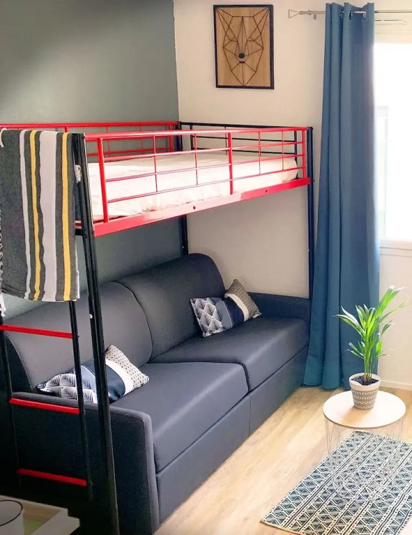 Studio2-hôtel Futuroscope / 8min à Pieds/ 1-4 Personnes