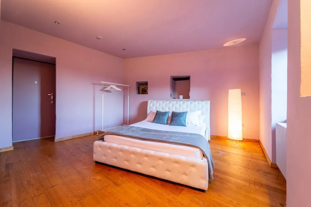 Petra Apartment in Civenna by Wonderful Italy