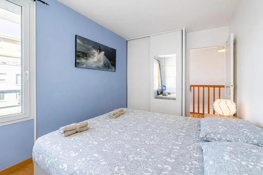 La Joliette; Duplex 2 chambres, PARKING INCLUS+ Terrasse+ ascenseur