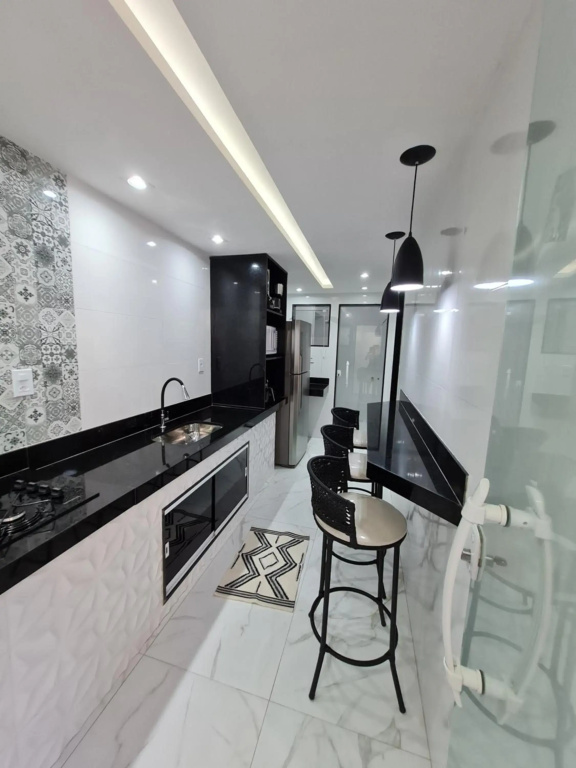 Lindissima Casa de Praia com Churrasqueira, 3 Qts-2Suites- 3 banheiros- Praia do Peró- Cabo Frio, Ótima localização com sala de jogos,Qdra de esportes, Parquinho para Crianças, Uma Qdra da Praia