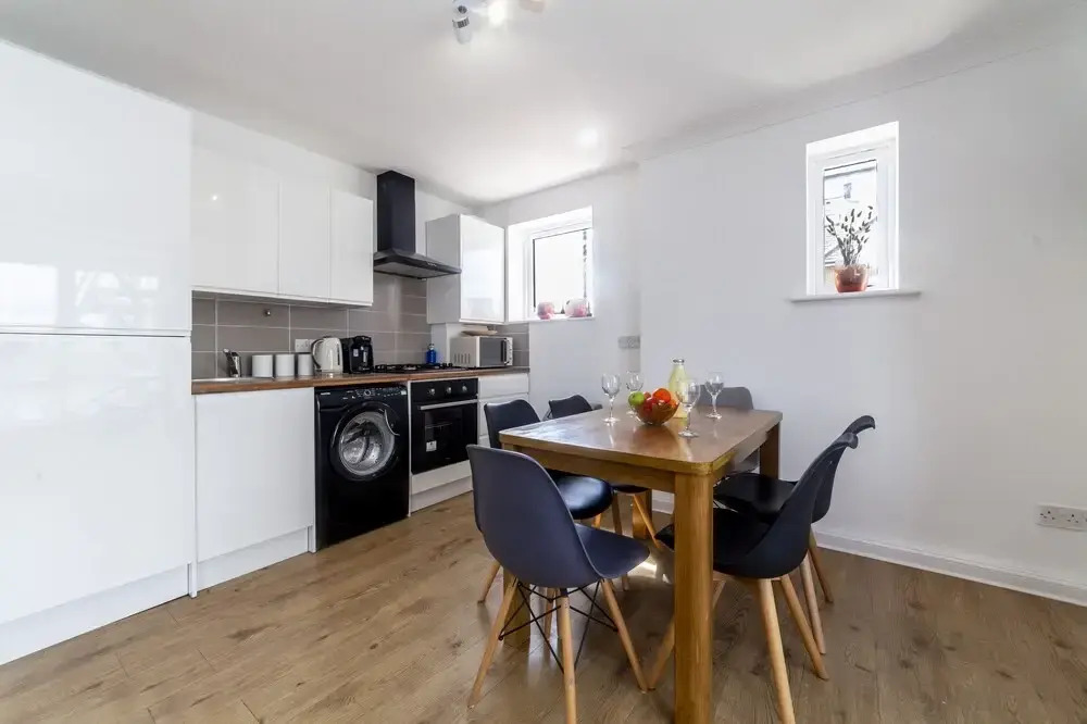 Homely 2-bed Apartment in London