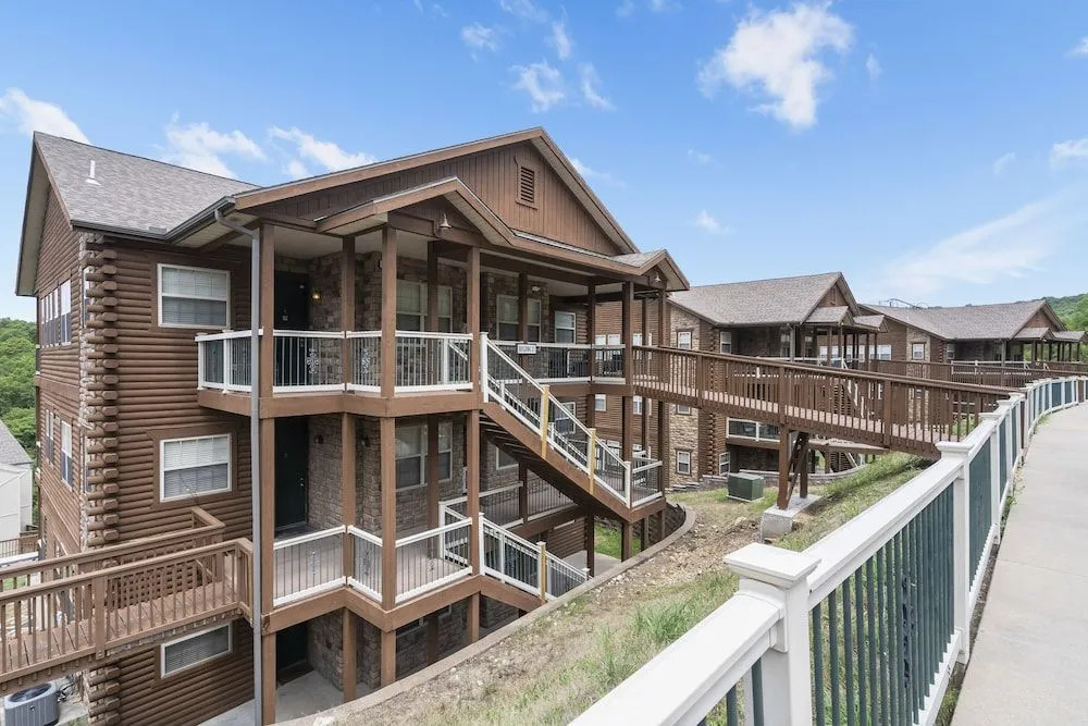 Blue Bird Hideaway - Near Silver Dollar City