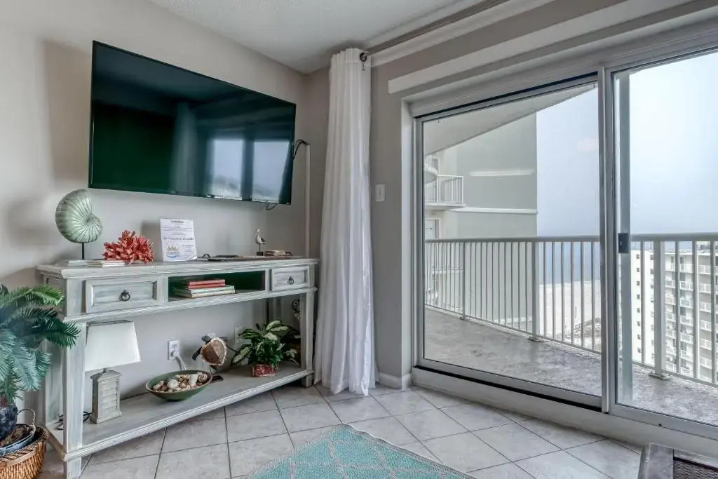 Tradewinds 906