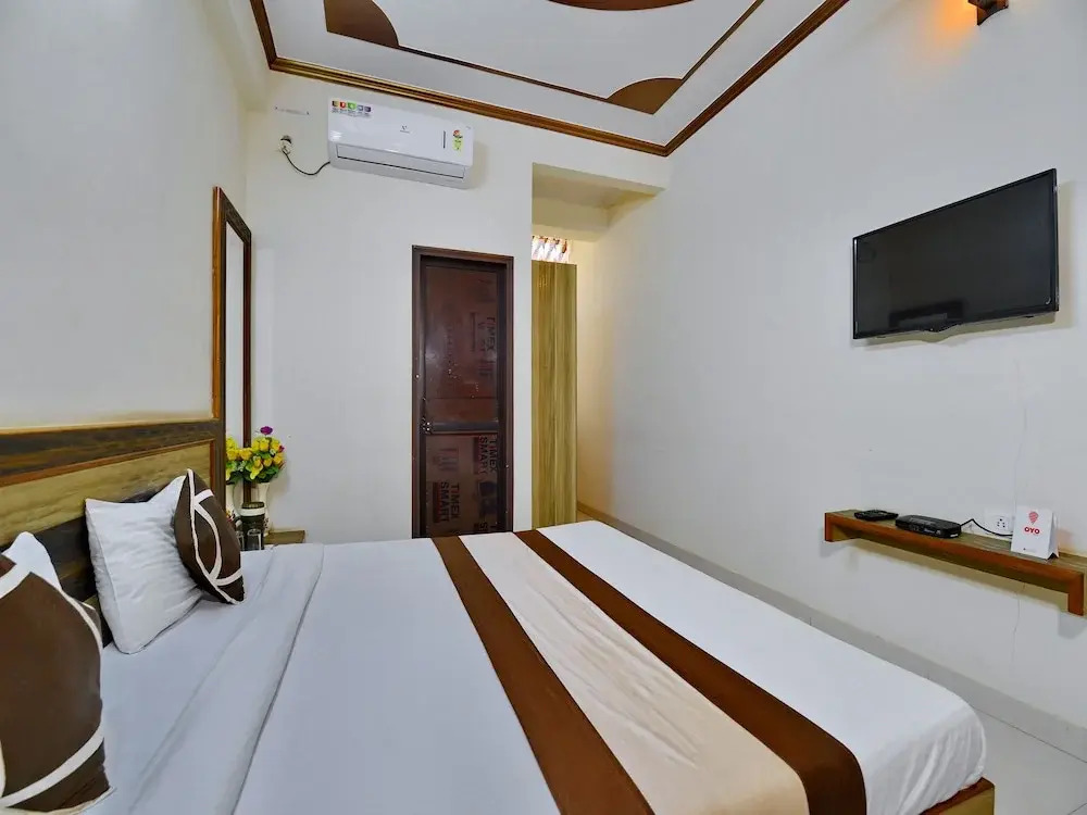 OYO 6670 Hotel Himalaya Tower