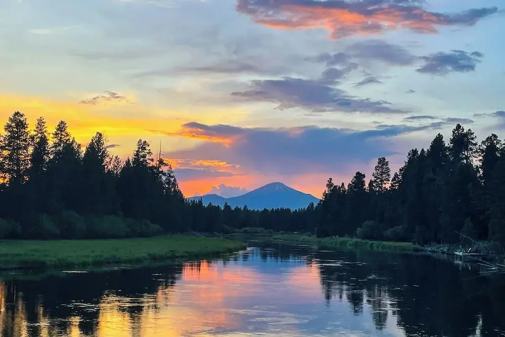 4BR Home on the Deschutes River 5 min to Sun River