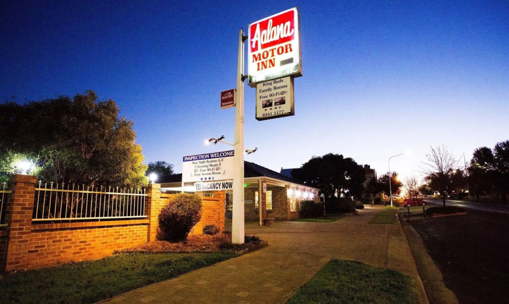 Golden Chain Aalana Motor Inn