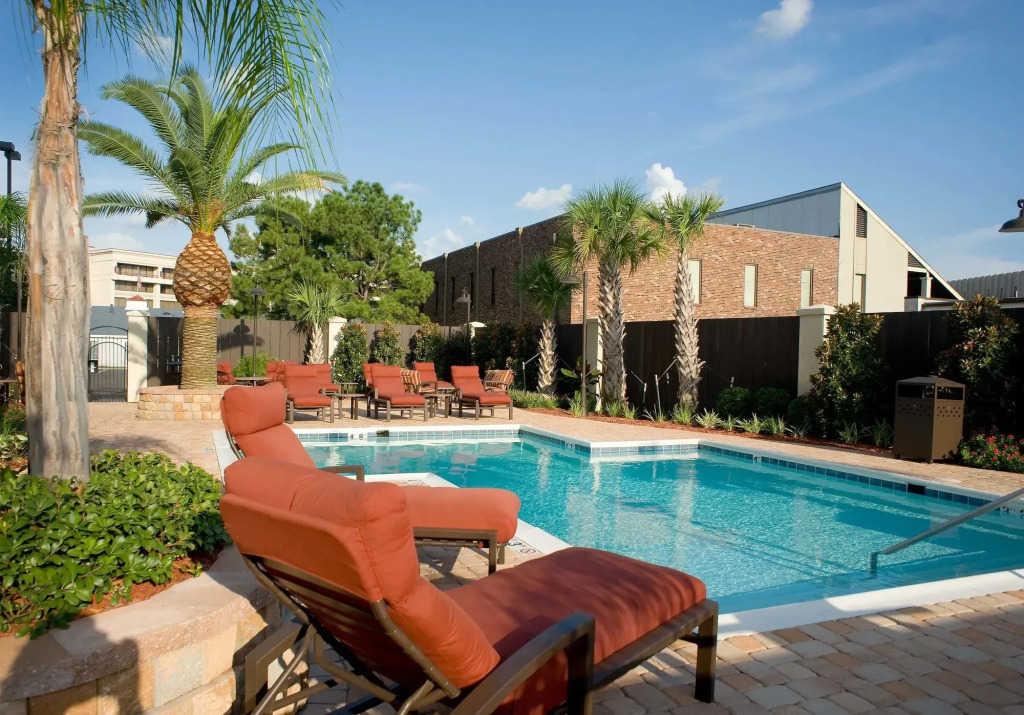 Hampton Inn I-10 & College Drive