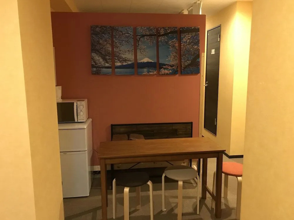 bed and mikan hostel Nihombashi