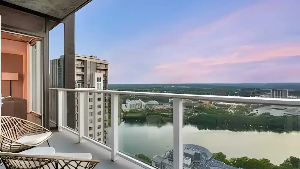 2 Luxury Condos, 1 Block From Rainey St New High Rise w/ Rooftop Pool & Gym