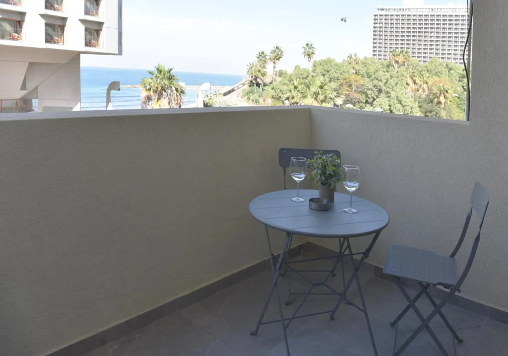 2BR Hayarkon Beach Front Holiday Suit