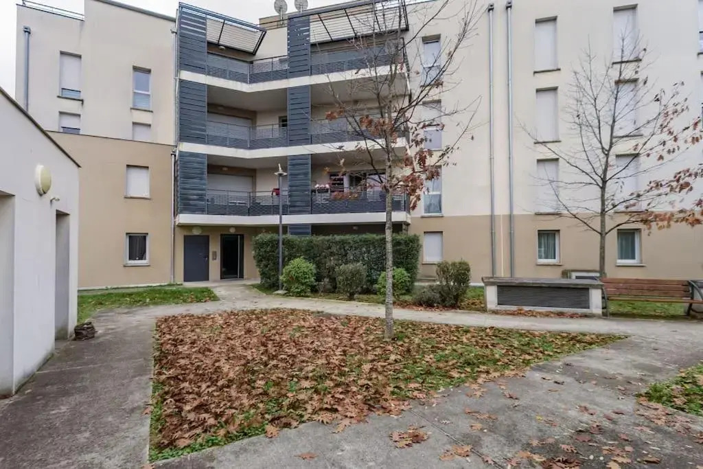 Grand T1 bis avec jardin exposé plein sud et salle de sport