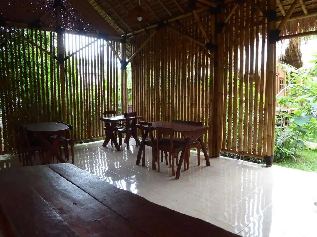 Shibui Garden Bungalows and Restaurant