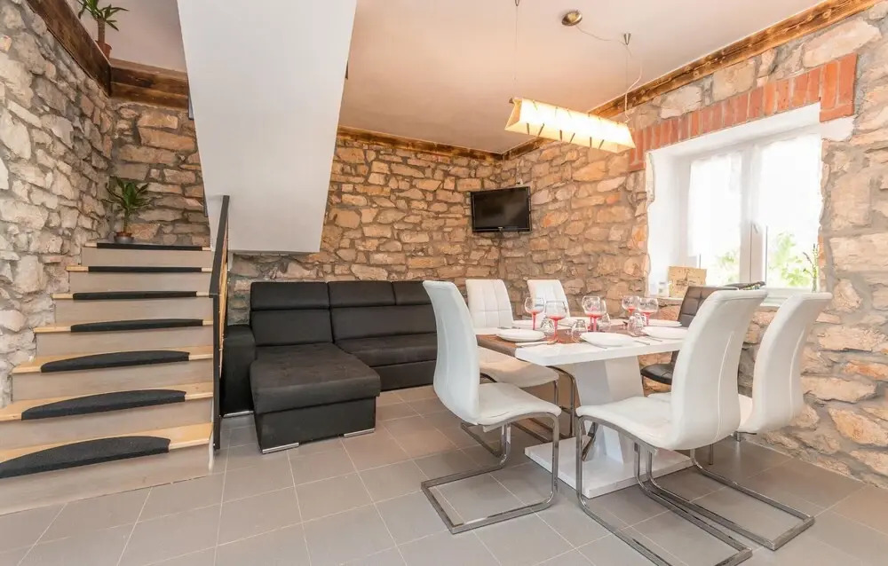 Lovely Home In Donje Rastane