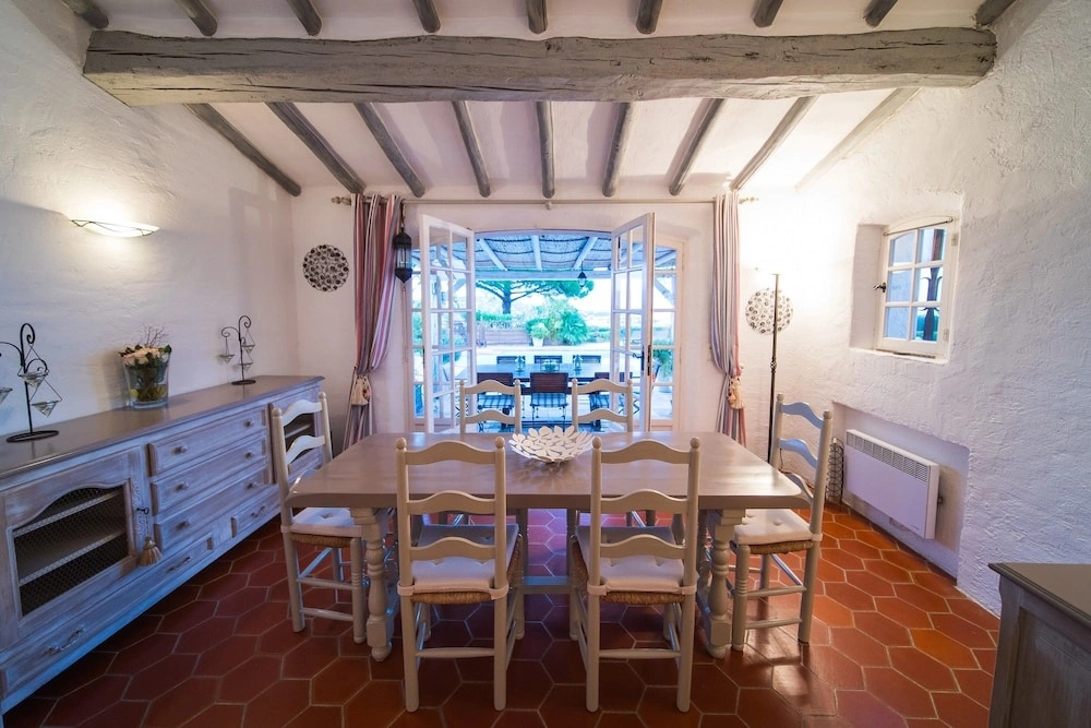 Villa with Spa, Pool and View of St Tropezs Gulf