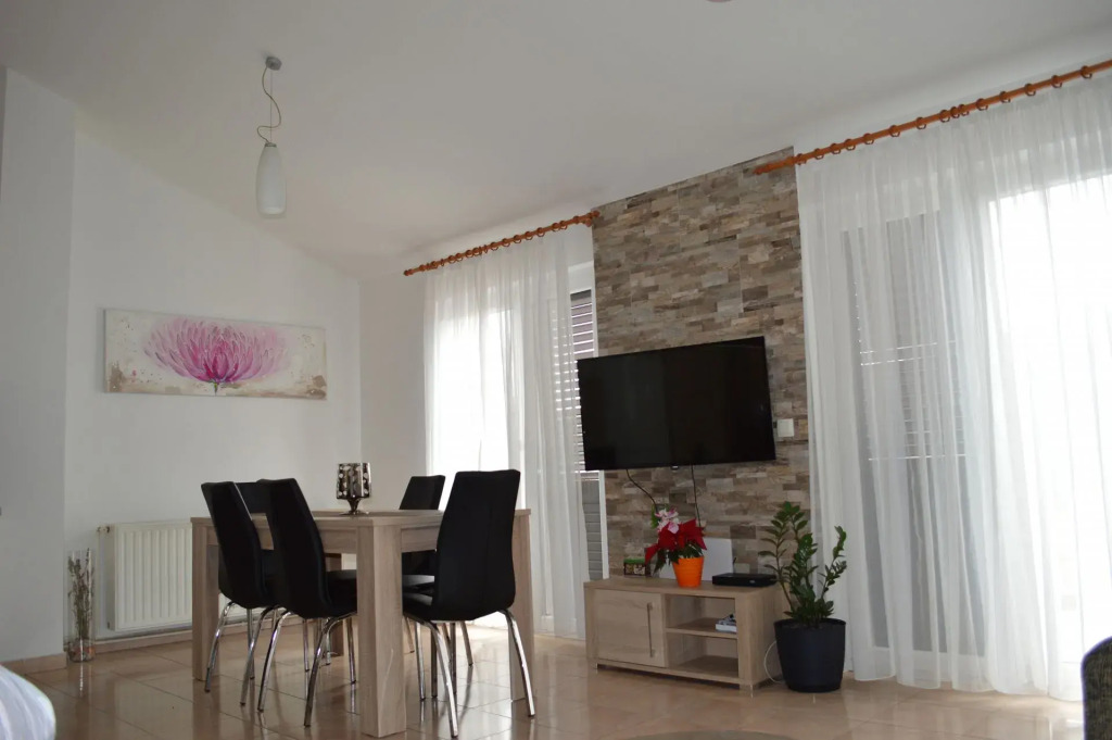 Apartment Tome - sea view : A1 Tisno, Island Murter