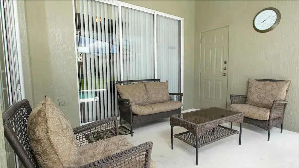 8127 Fan Palm Way