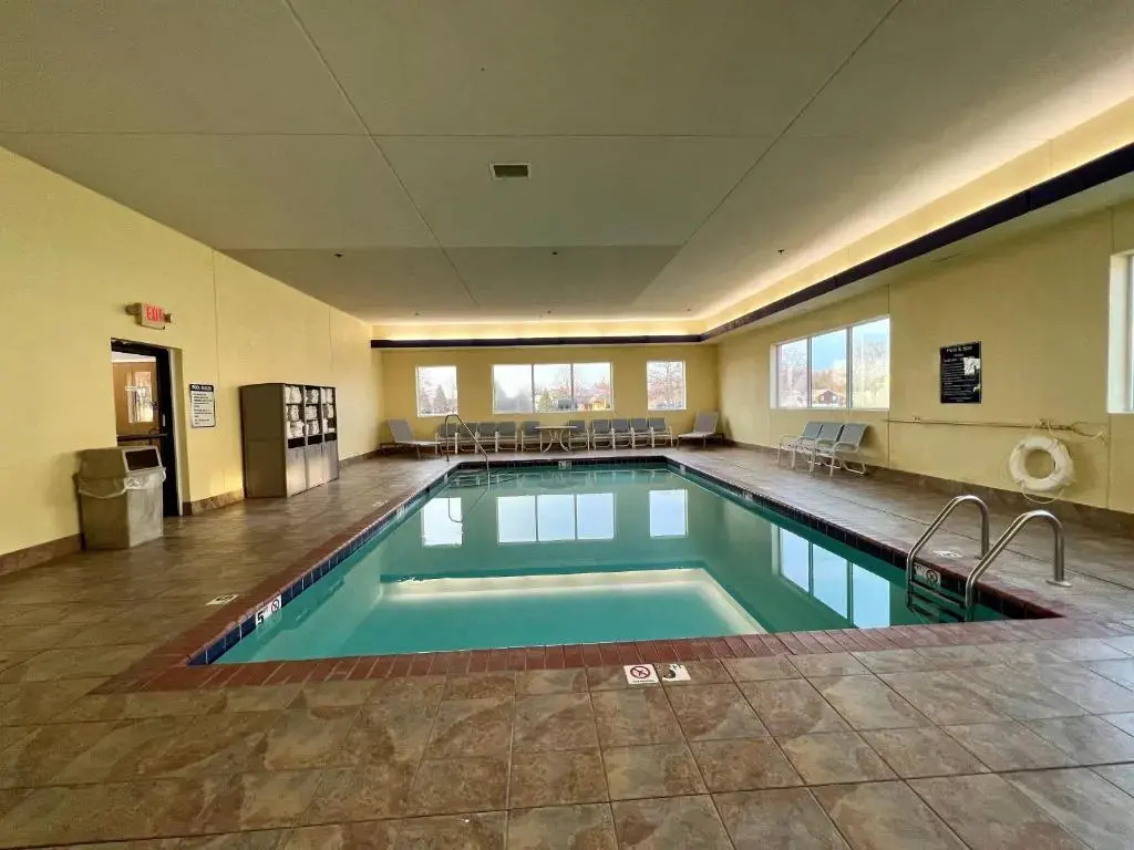 Reston Inn & Suites