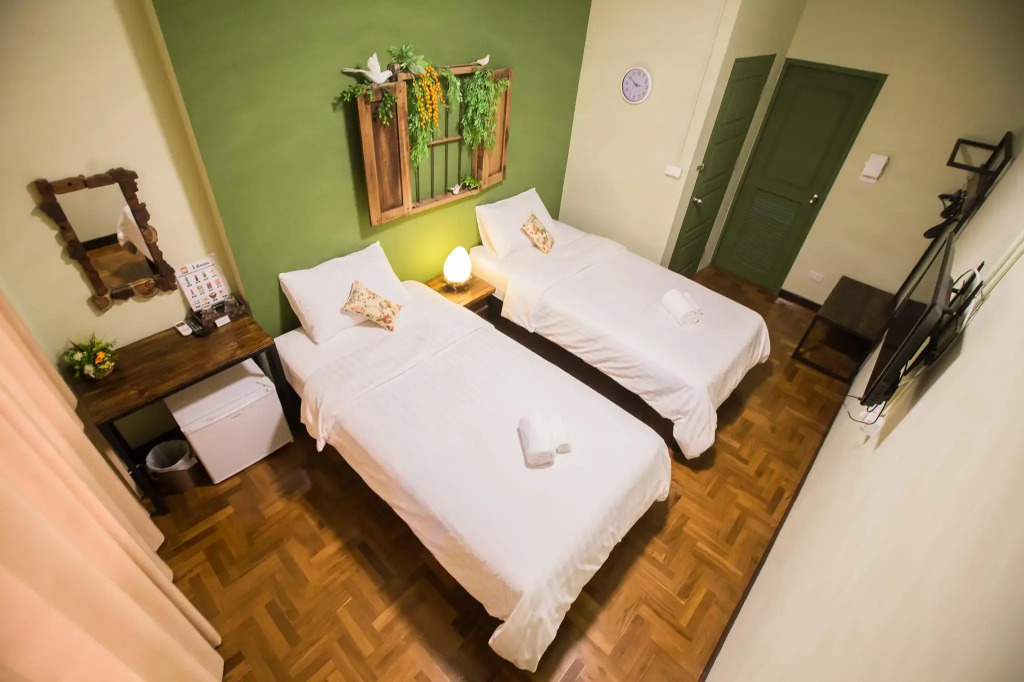 Iroom Boutique House