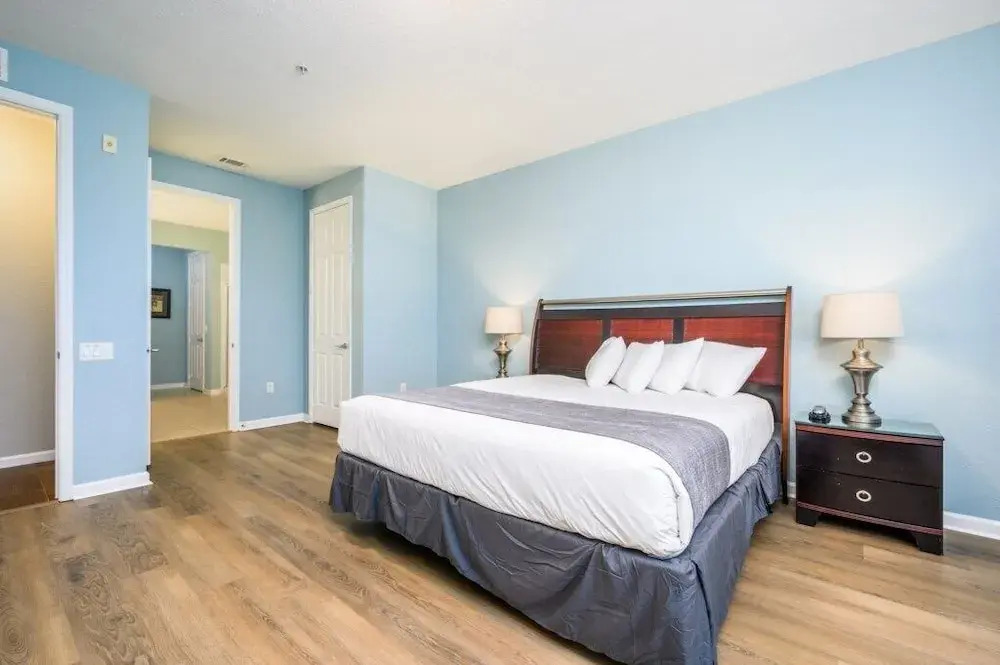 Epic Universe NEW Beautiful Lakeview Condo Near the Parks - 1026