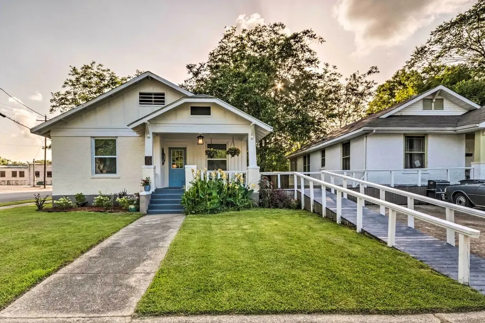 Remodeled Dtwn Hot Springs Home w/ Porch!