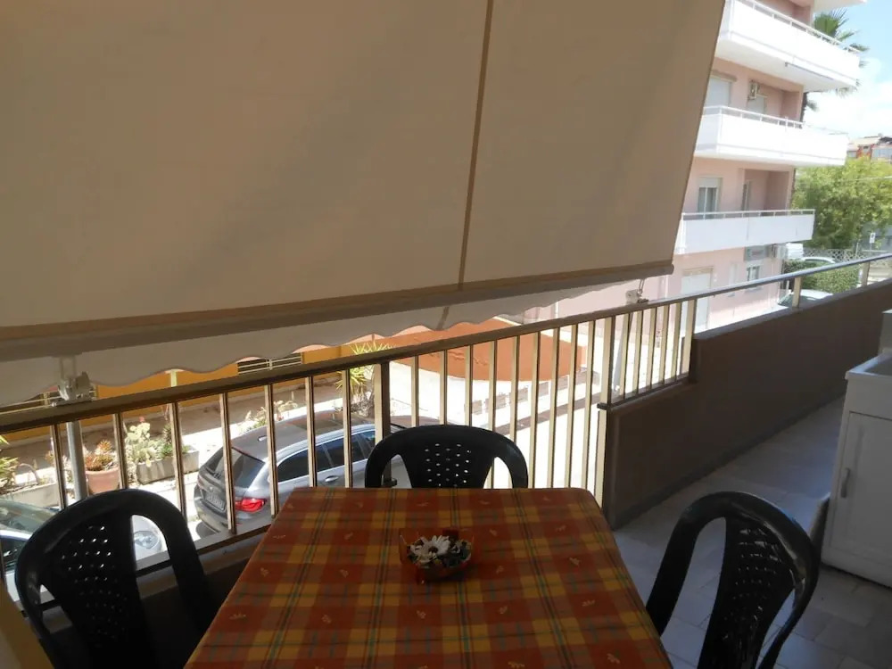 The Wisteria Apartment Near to Main Beach