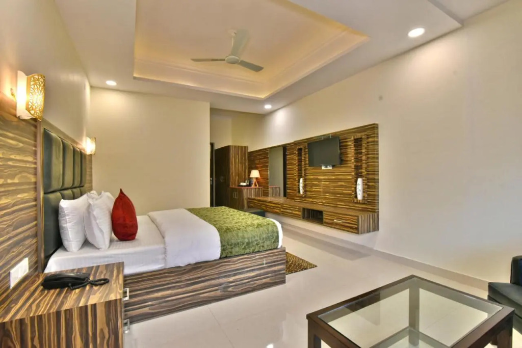 Hotel Comfort Court