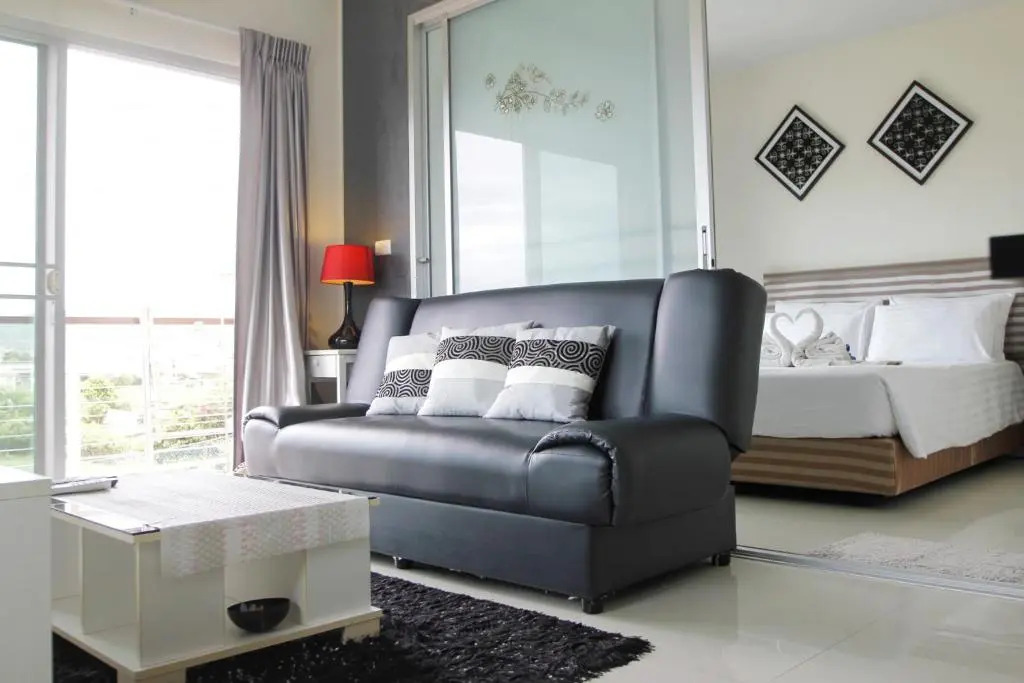 Flame Tree Residence , City Center & Close to Beach Cozy Apartment