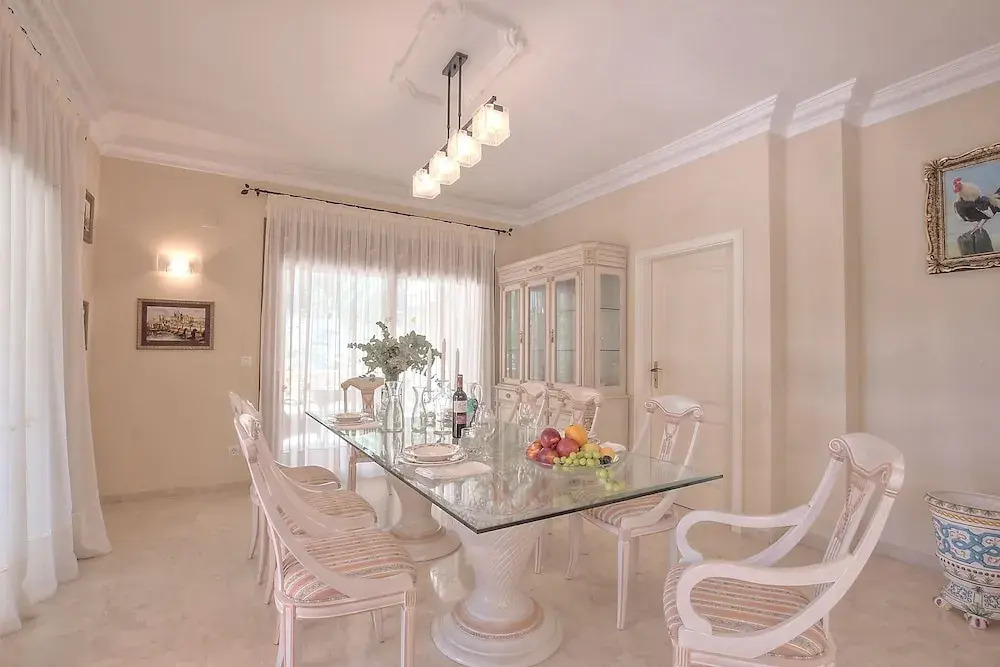 Gorgeous private villa for 10 in Moraira
