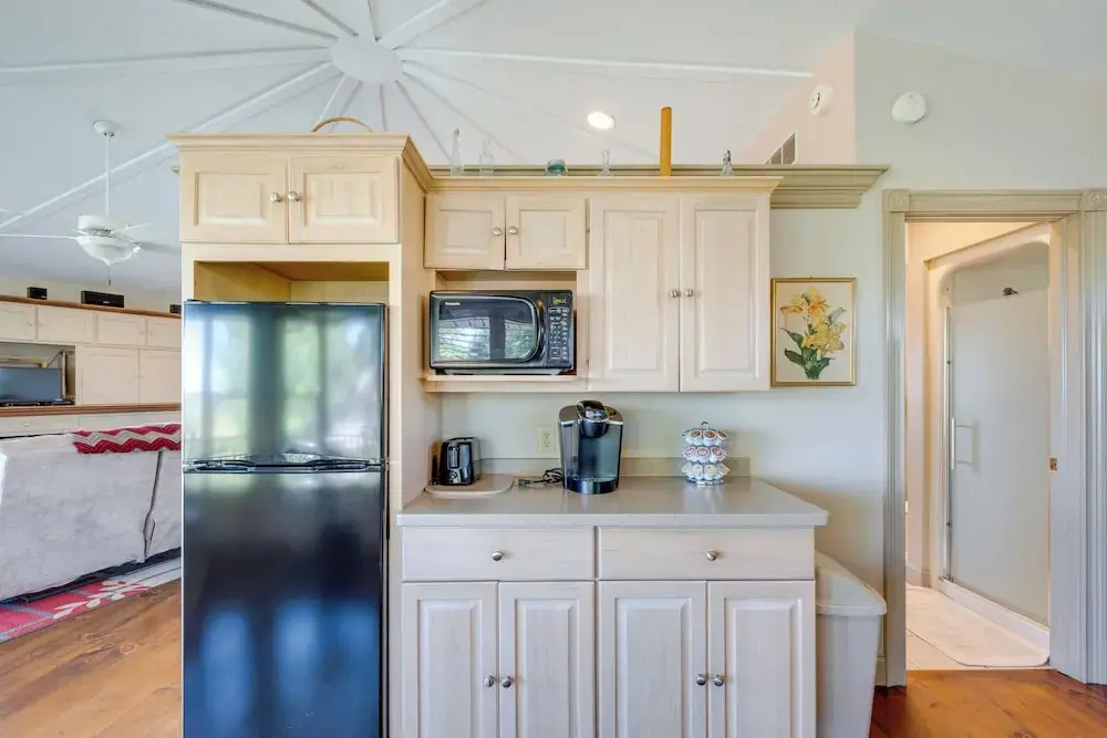 Millersburg Getaway w/ Amish Country Views!