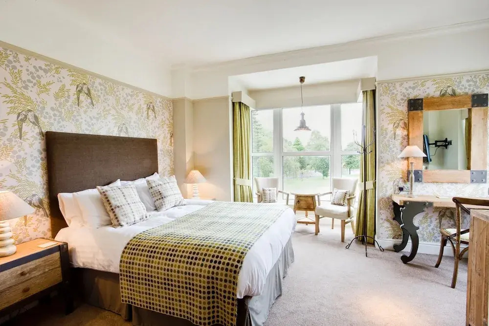 Anglesey Arms Hotel