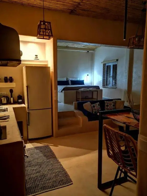 Gratelia Studio Damnoni