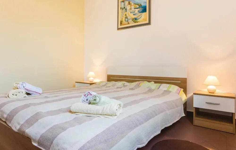 Awesome Home in Ika With Wifi and 2 Bedrooms