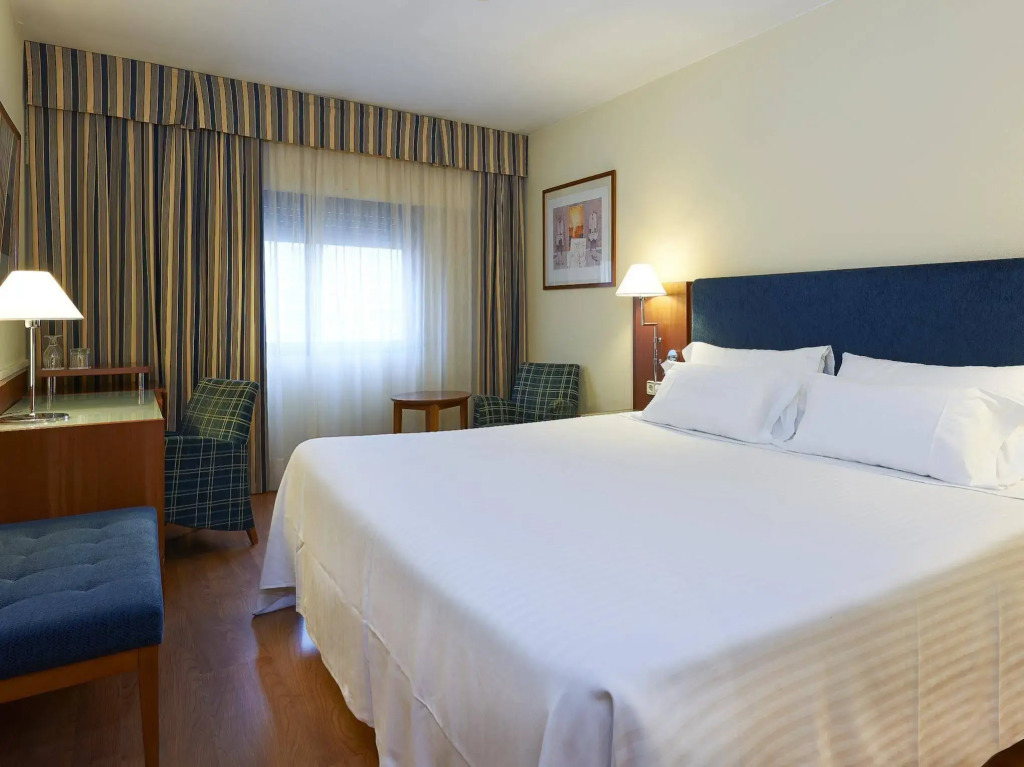 Up Rooms Vic Hotel