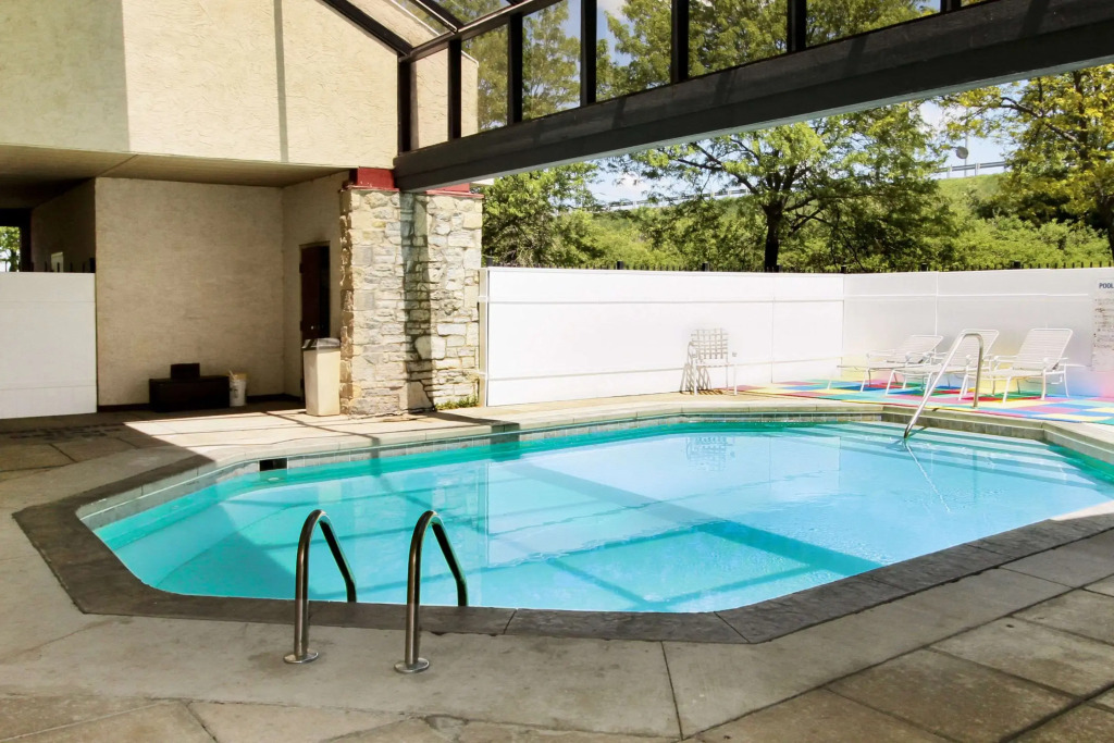 Econo Lodge Holland - Toledo